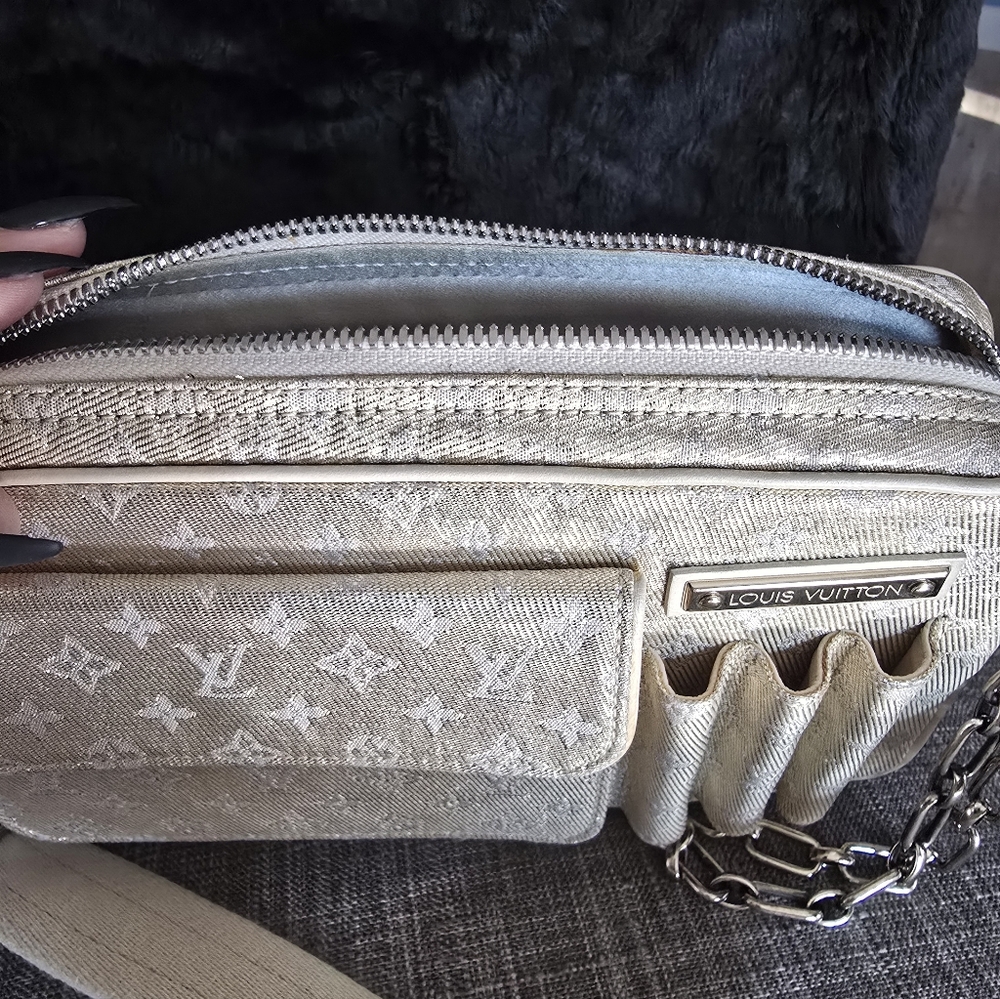 Authentic Louis Vuitton Metallic Gold Minilin Shoulder Bag Or Crossbody Bag - Picture 15 of 16
